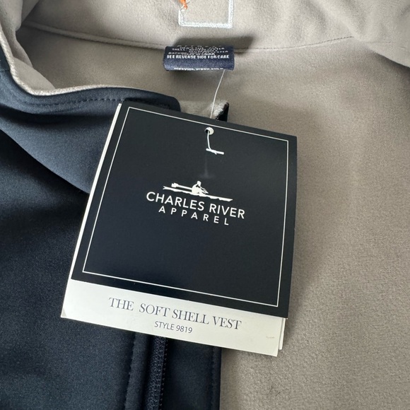 New Charles River soft shell men’s vest - Picture 3 of 5